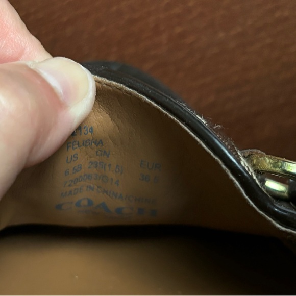 Authentic Coach signature C loafers size 6.5 - Picture 4 of 7